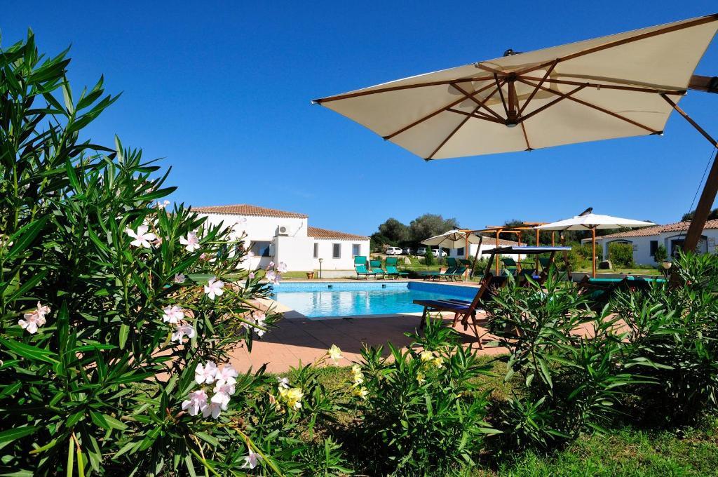 Hotel Baia Cea Bari Sardo Exterior photo